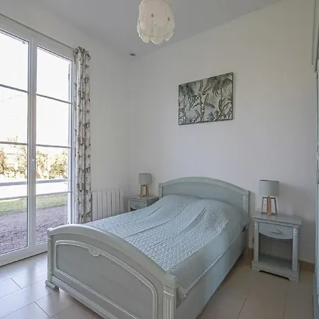 בית נופש Near Bayeux By The Beach, Cleaning Included *